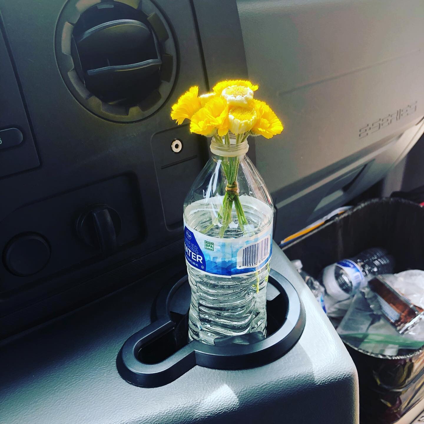 Happy flowers. #andrewnkara