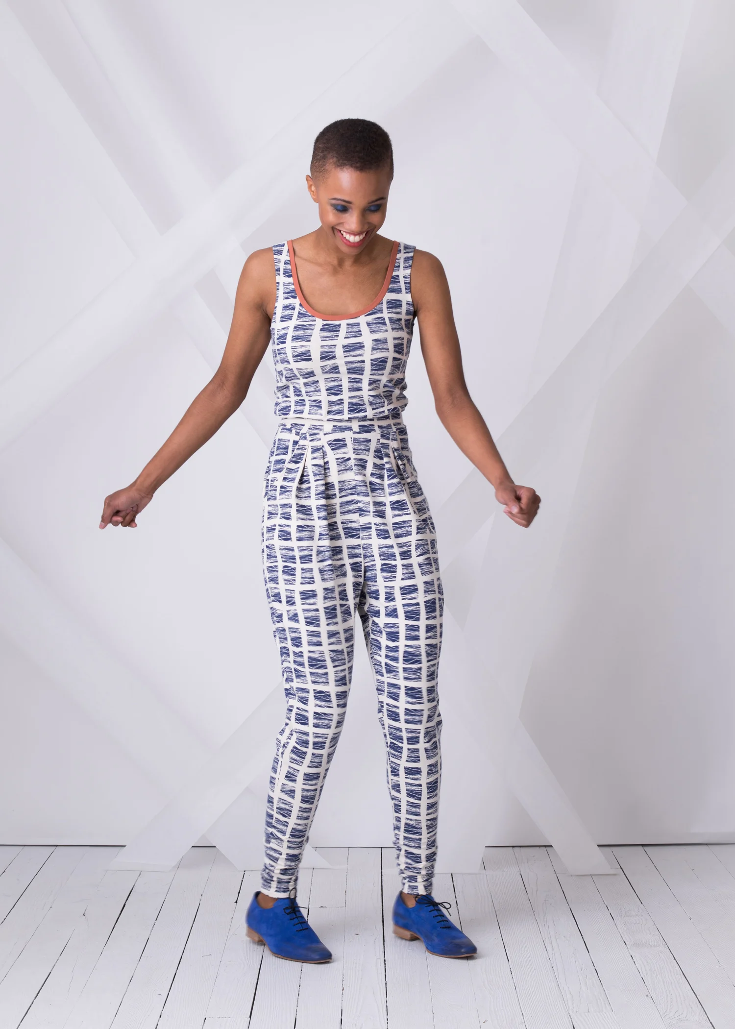 Jumpsuit_move_w.jpg
