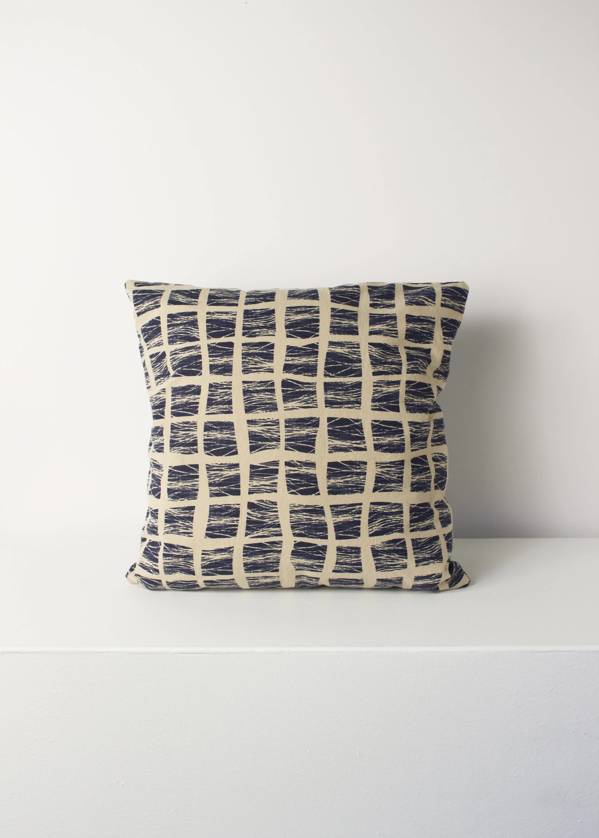 KL_RiverandBridgePIllow_navy.jpg