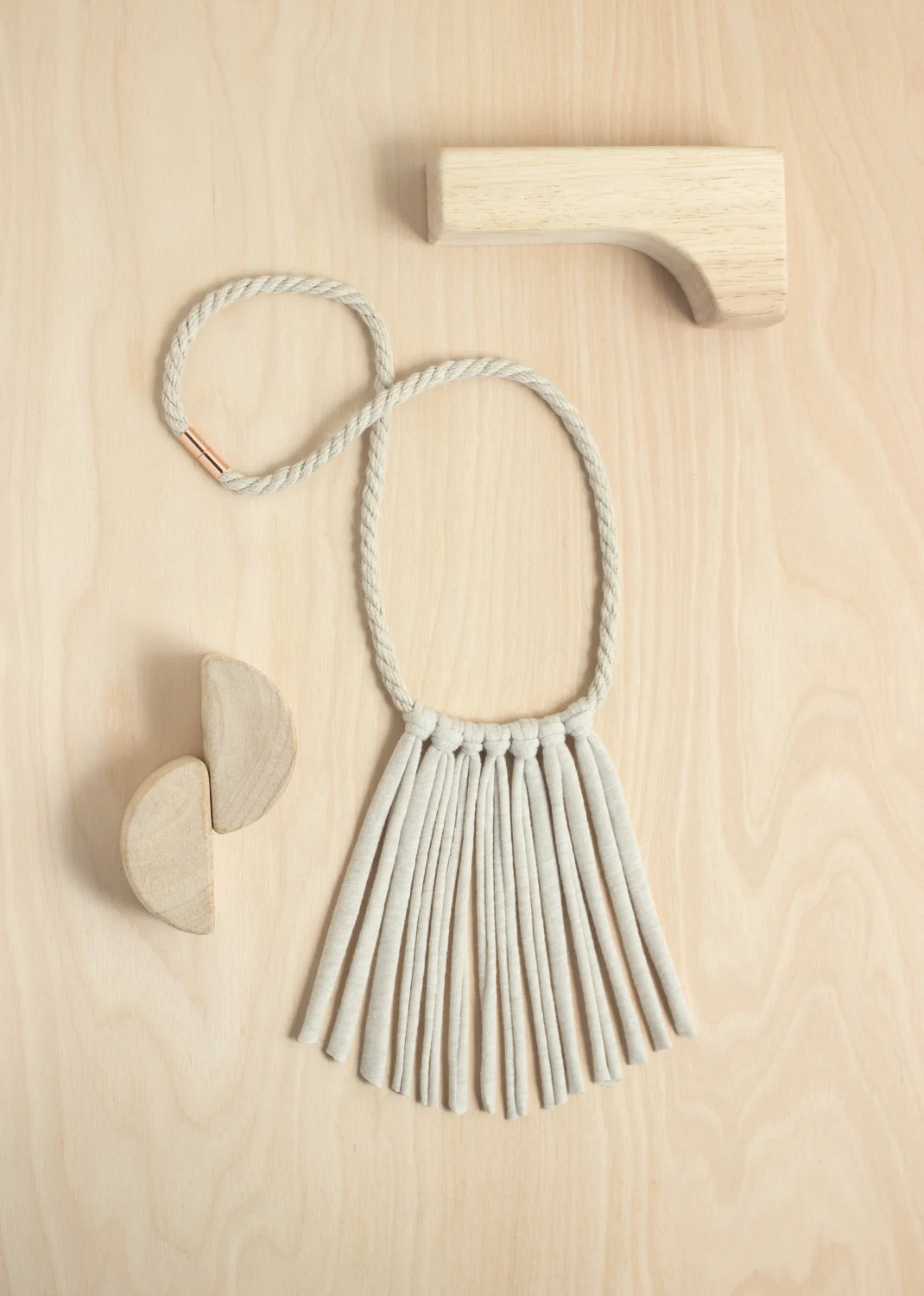 MonoNecklace_Oatmeal.jpg