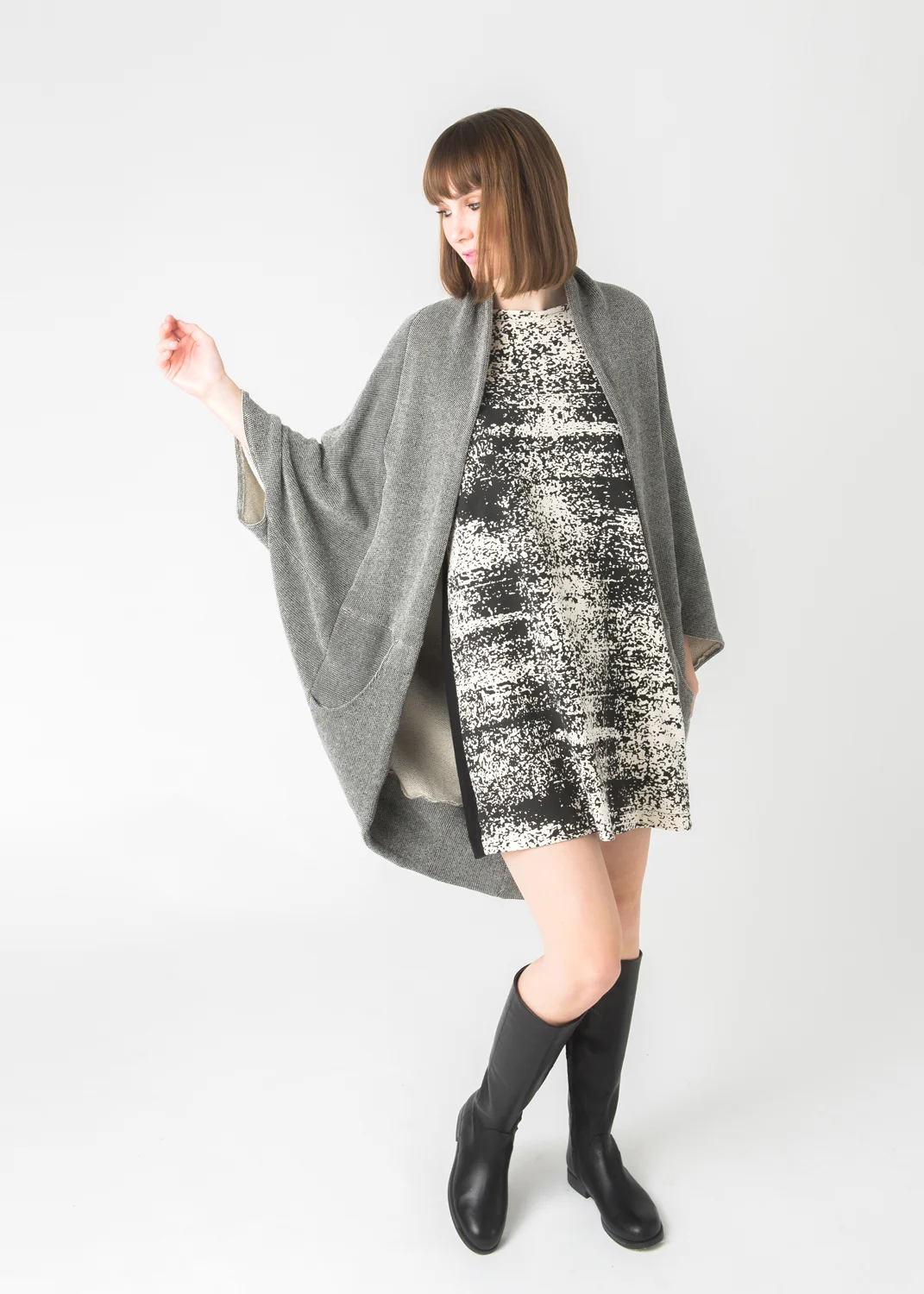 F17_FluidCardigan_BW_Front_armup.jpg
