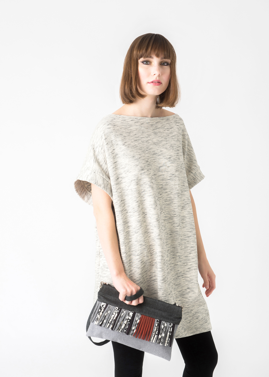 Fringe_clutch_grey_closeWstrap.jpg