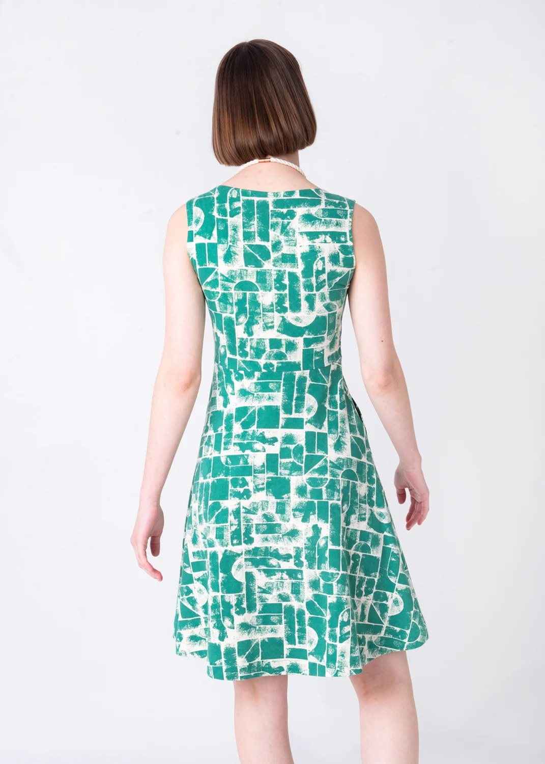 Fluctuate_green_back.jpg