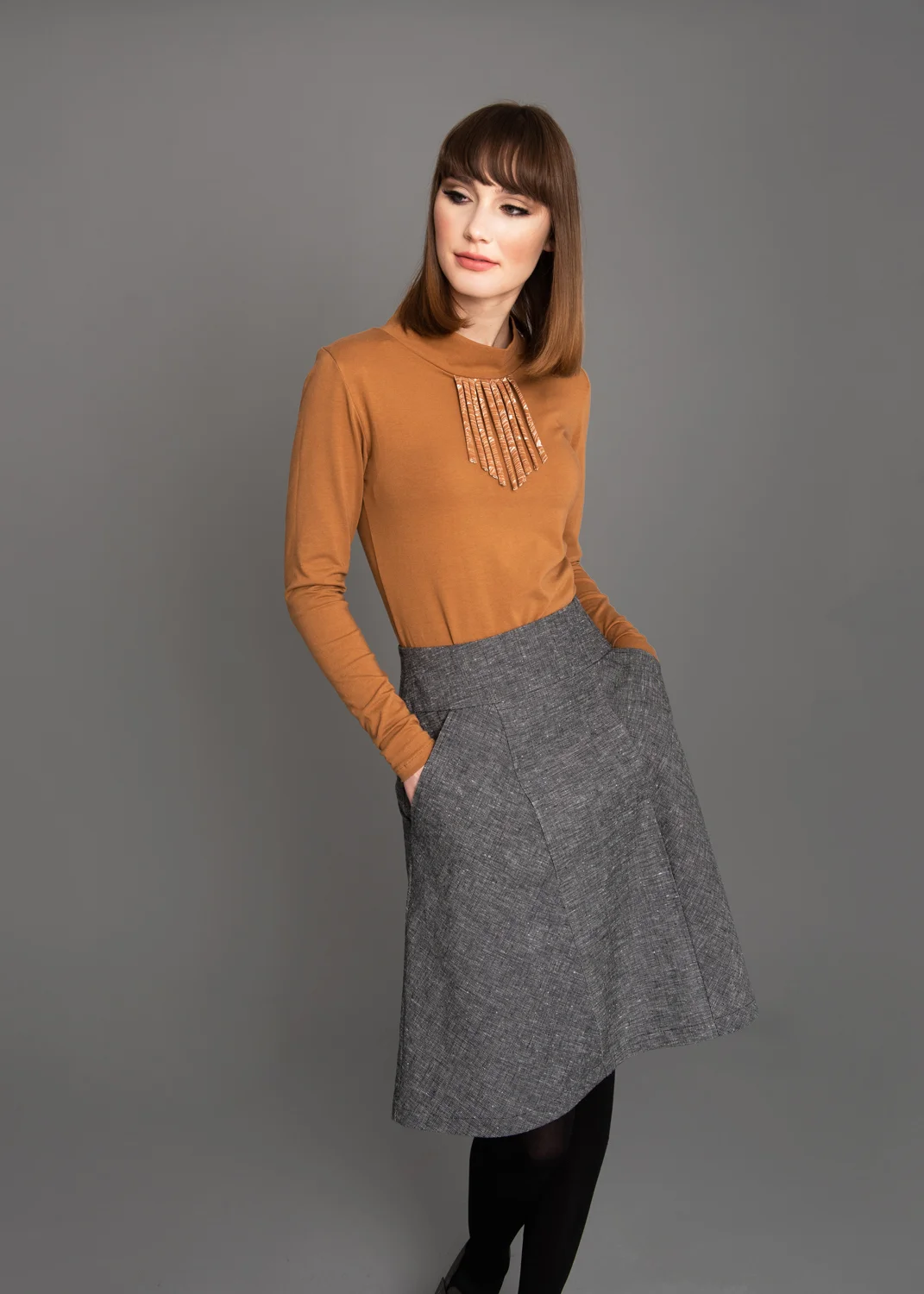 KL_TrapezoidSkirt_front_pockets.jpg