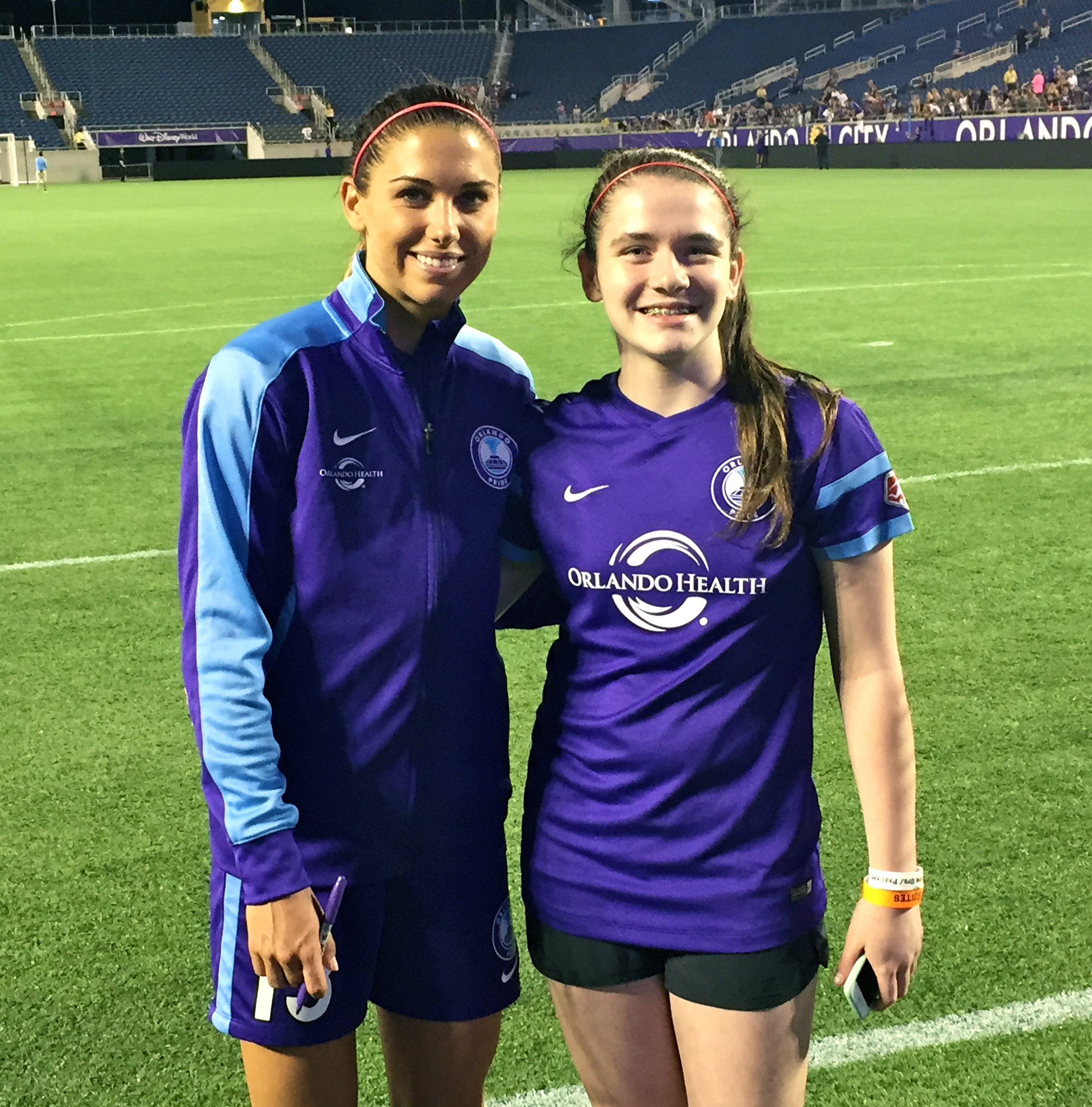 LiveGirl Elizabeth (from New Canaan) meets soccer super star Alex Morgan!
