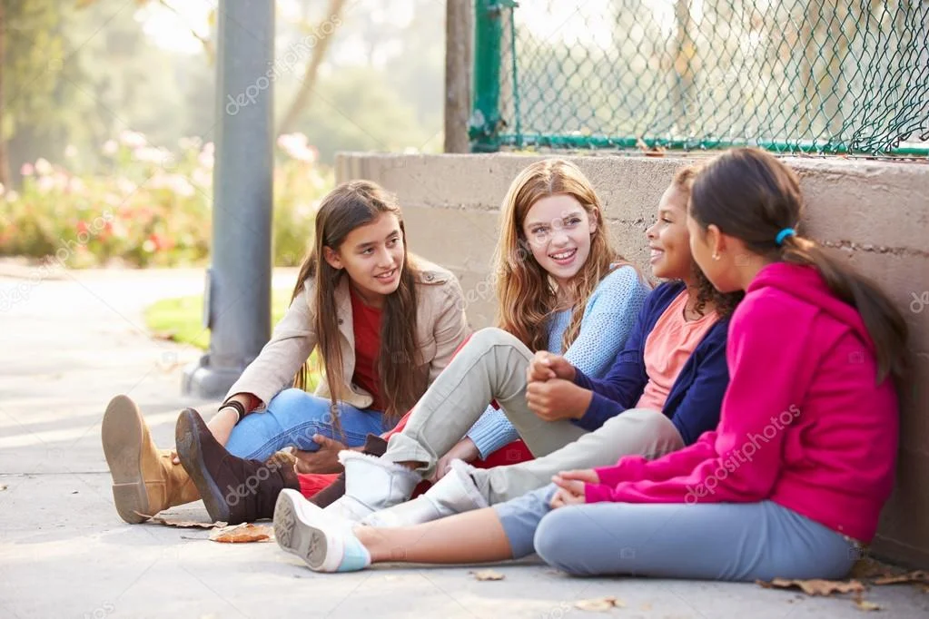 depositphotos_102796328-stock-photo-young-girls-hanging-out-in.jpg