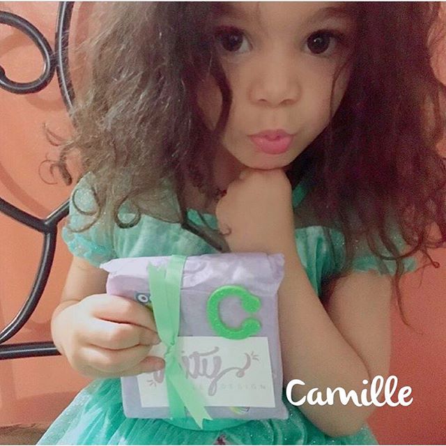 When your Unity impression kit arrives in the mail....YOU must strike a pose~!!💜 Thanks Camille for the adorable pic. #unitysmile #shareyoursmile