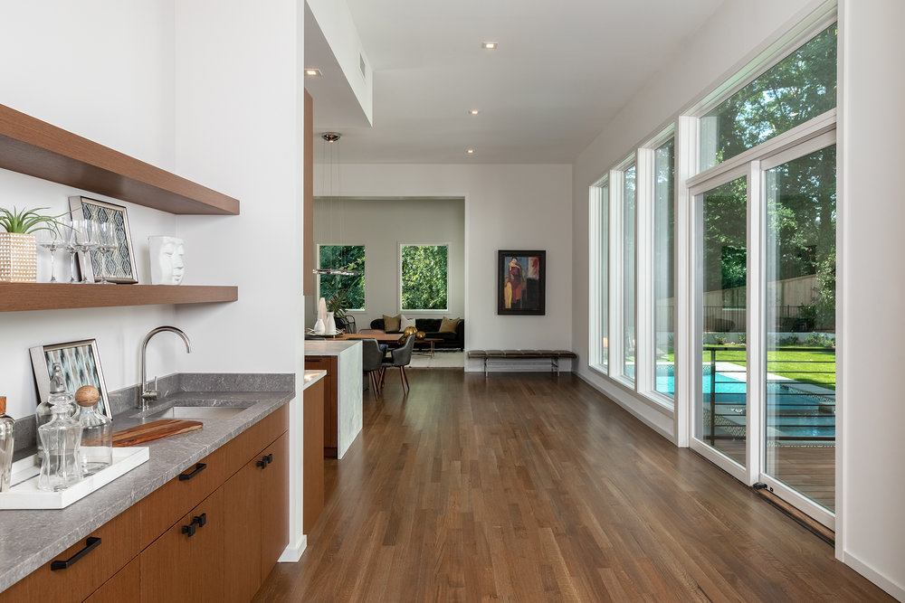 Featured image of post Modern Tree House Kitchen : About 3% of these are table lamps &amp; reading lamps.