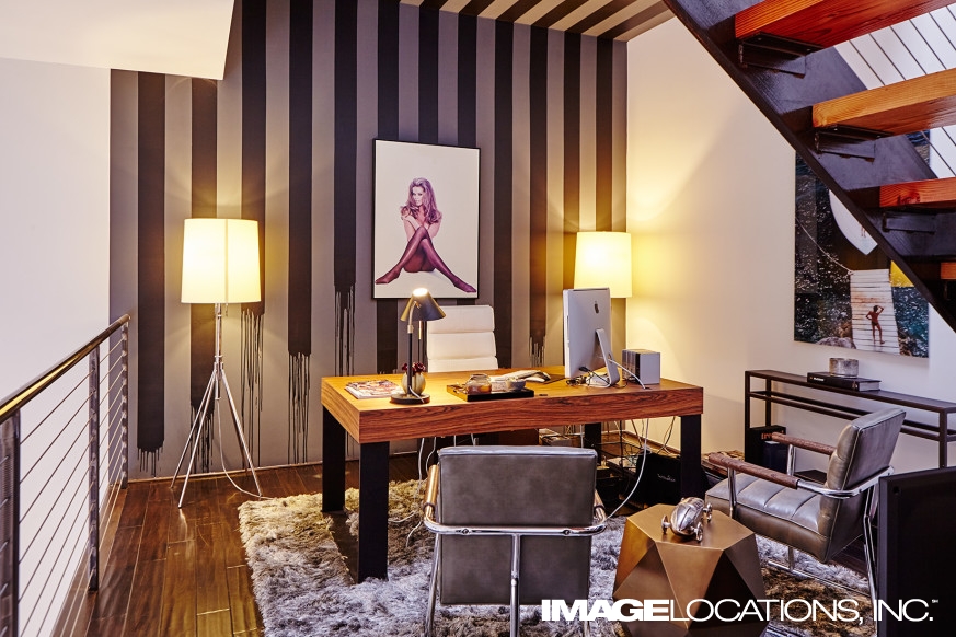  Custom wall designs by Velvet Marshall for Playboy photographer Josh Ryan's private penthouse Los Angeles, California.  Photo: Image Locations Inc. 