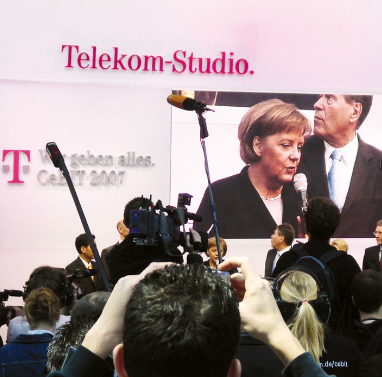 dtag_cebit_studio.jpg