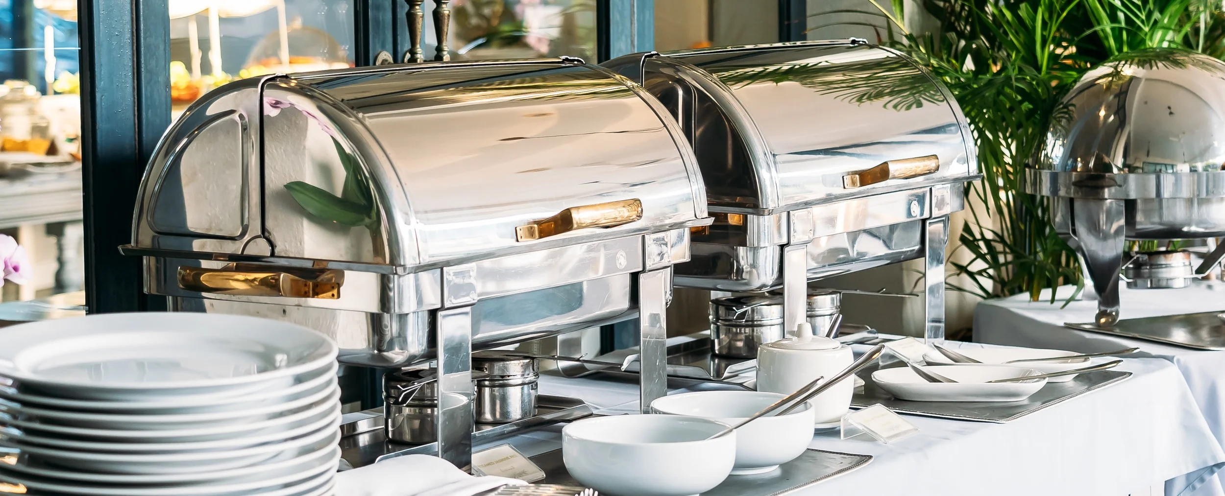 breakfast-with-catering-buffet-in-restaurant-WKFXY2Z.jpg