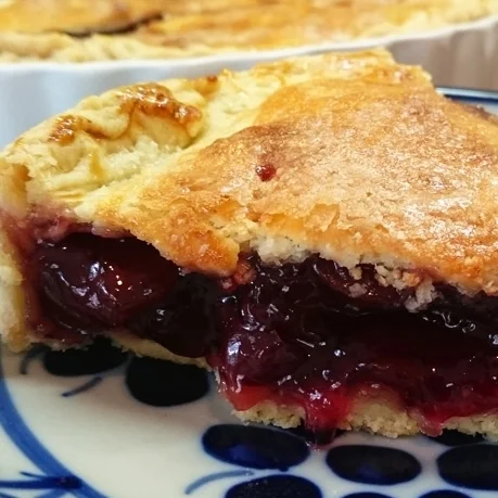 Cherry bomb (torta de cerejas frescas)