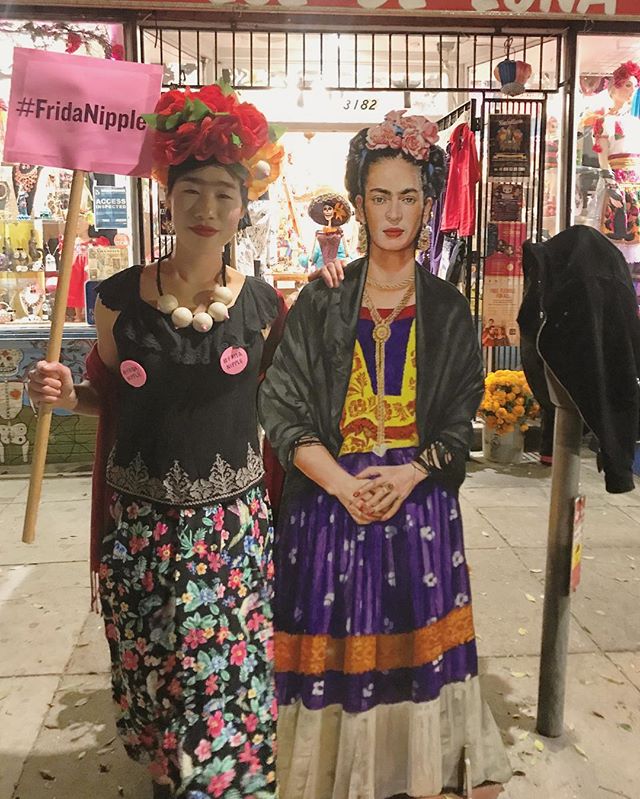 I can't believe I ran into her on the street! We are literally the same size. We definitely see eye(brow) to eye(brow). #FridaNipple