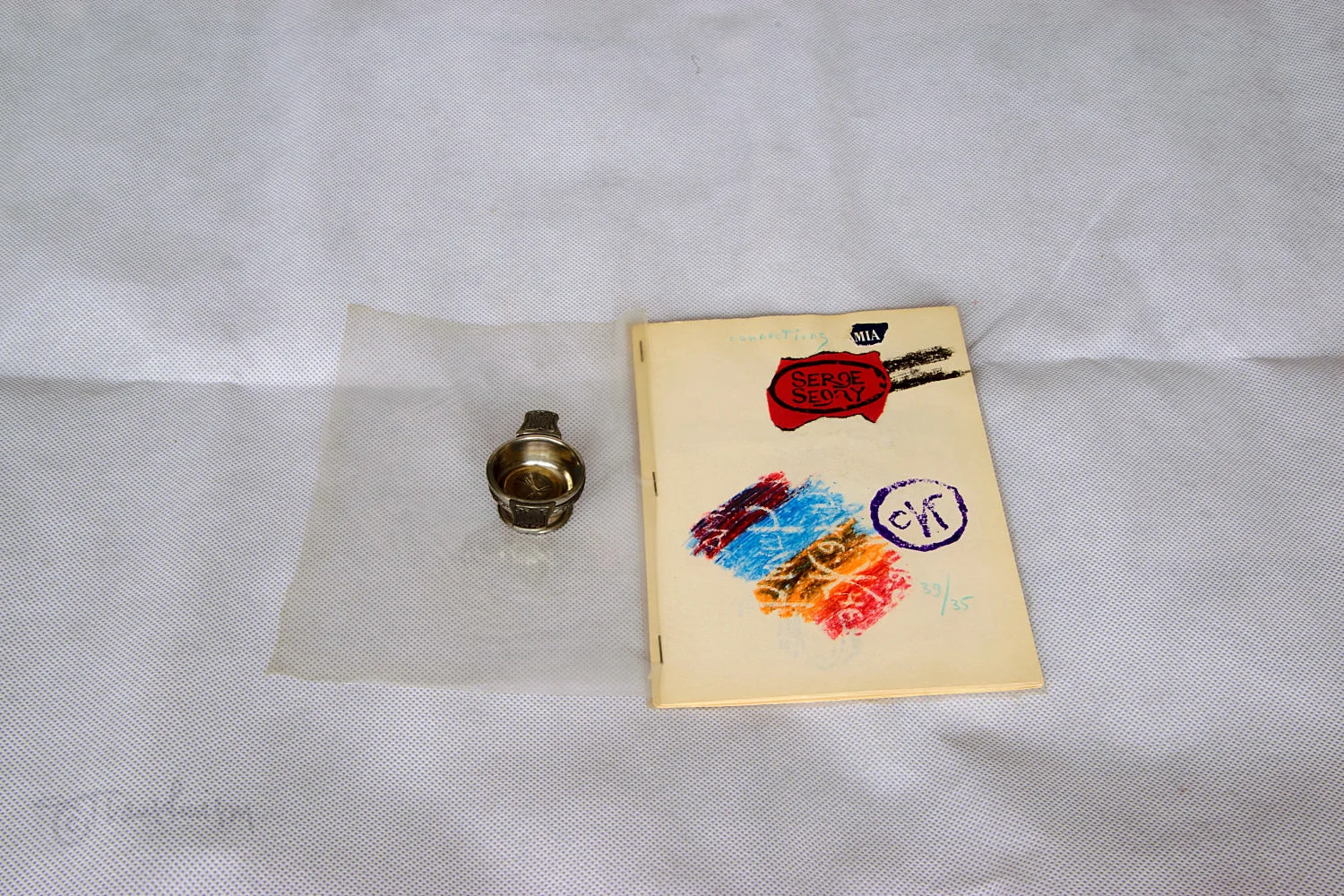 Connections Mia, cover