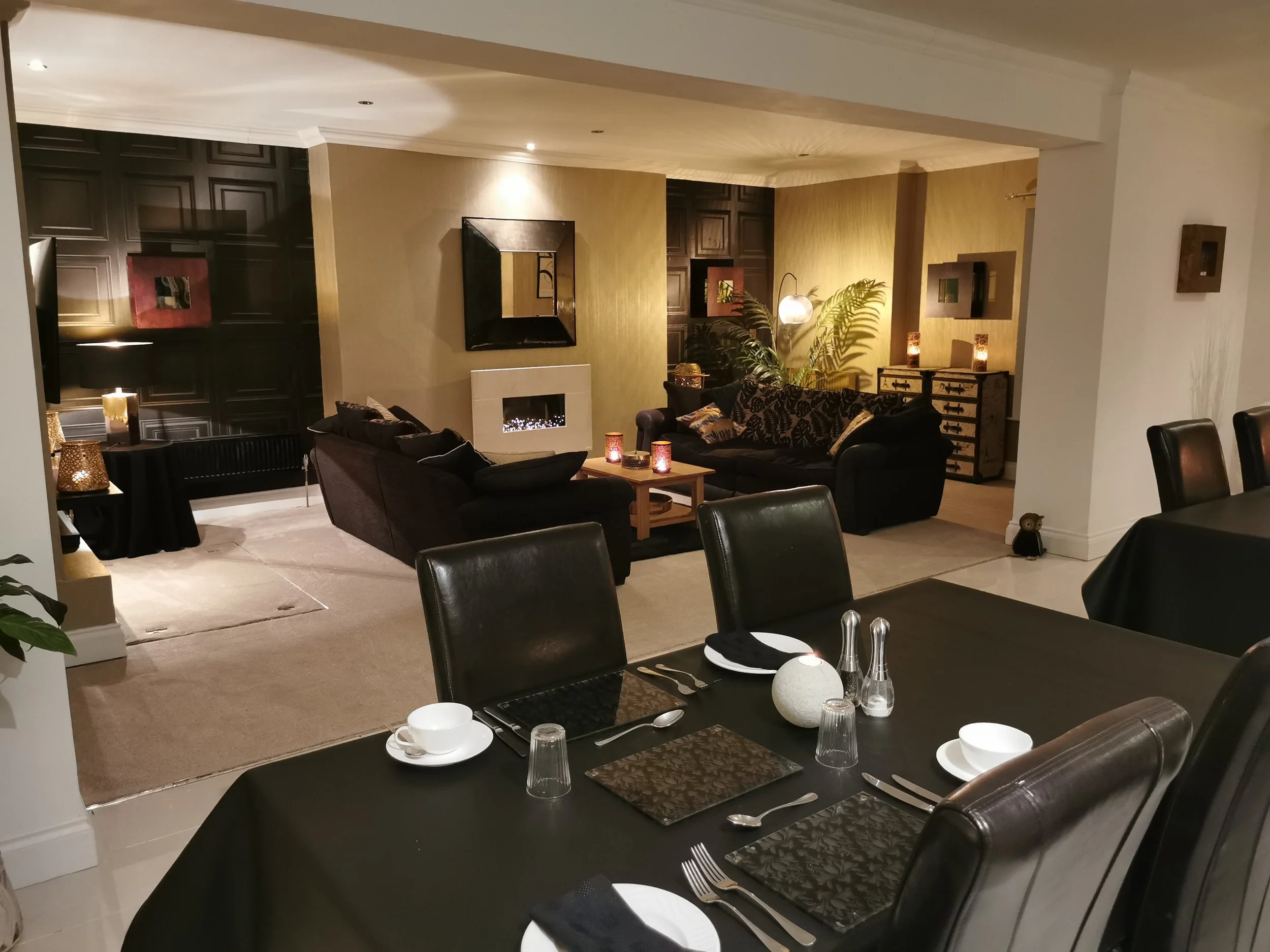 Glangwili Mansion Lounge.jpg