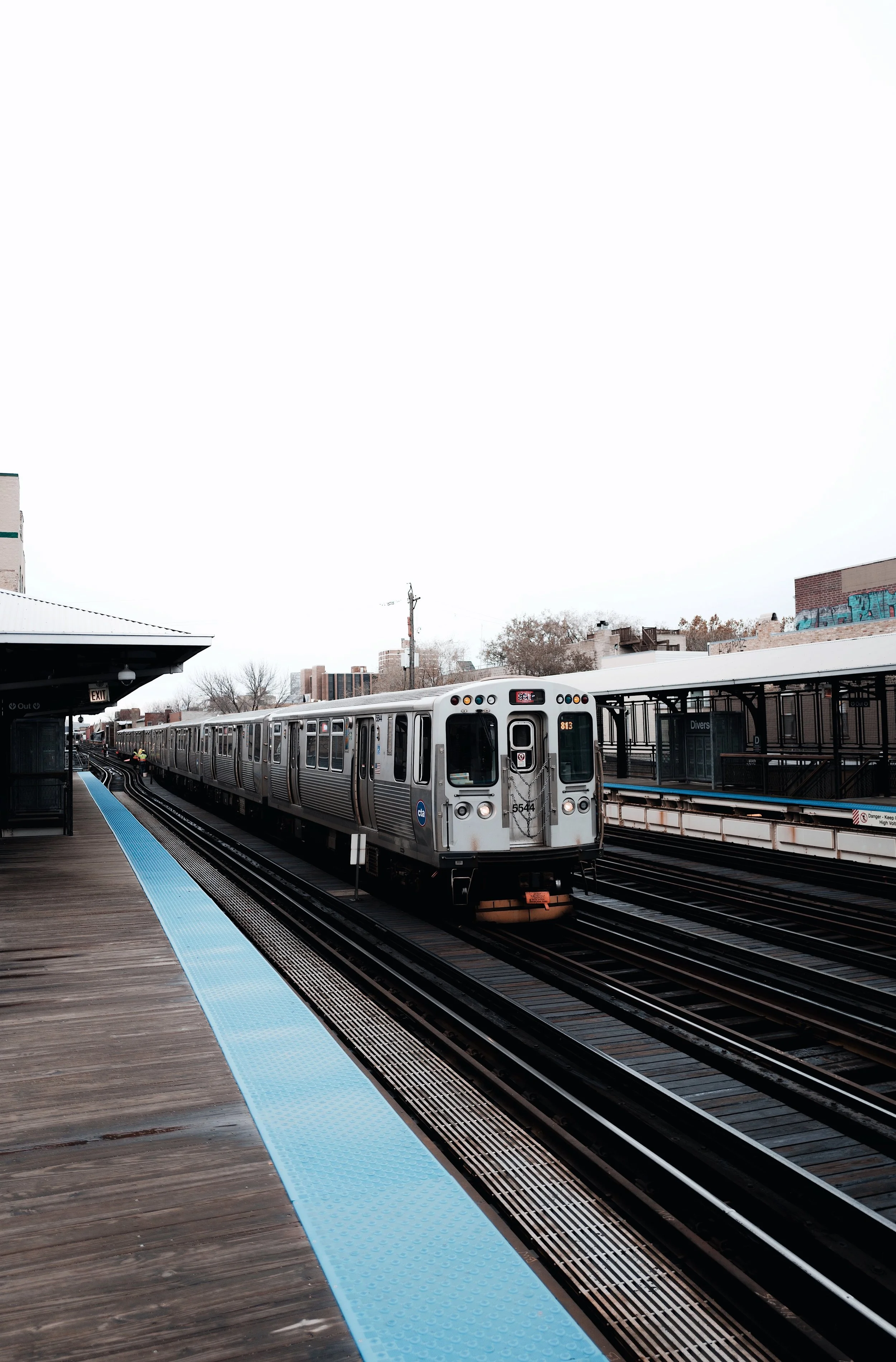 chicago-cta-l-red-line-getting-around-chicago.jpg