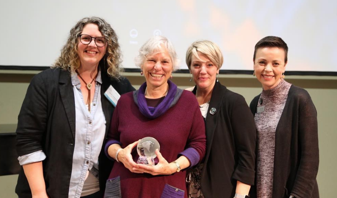 Martha Richards receives the inaugural Visionary Woman in Leadership Award at Statera’s 3rd National Conference in Milwaukee, WI. (Photo by Malloree Delayne Hill)
