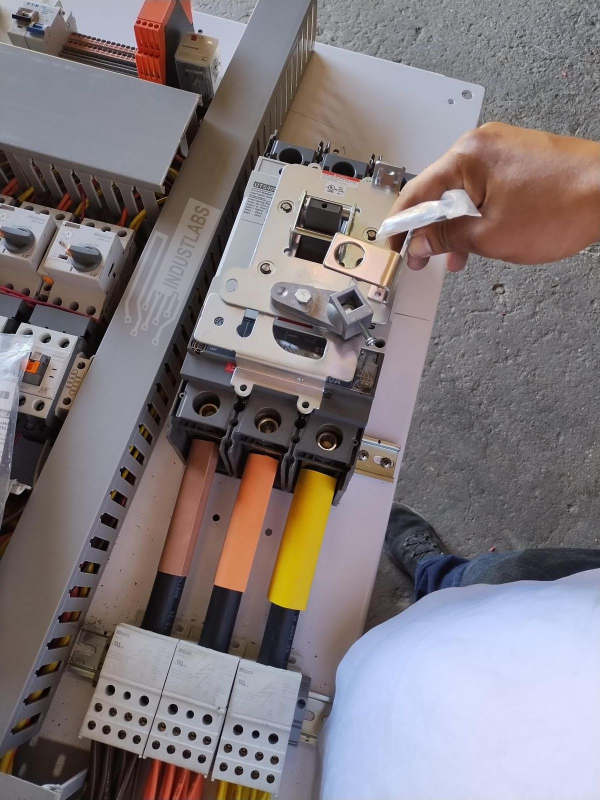 What are the Different Types of Motor Control Panels? — INDUSTLABS
