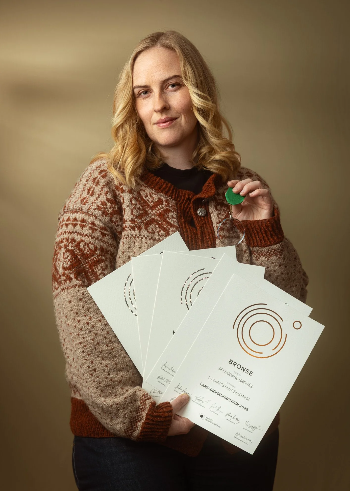 Fotograf Sødahl fikk bronsemedaljer i Landskonkurransen 2026.