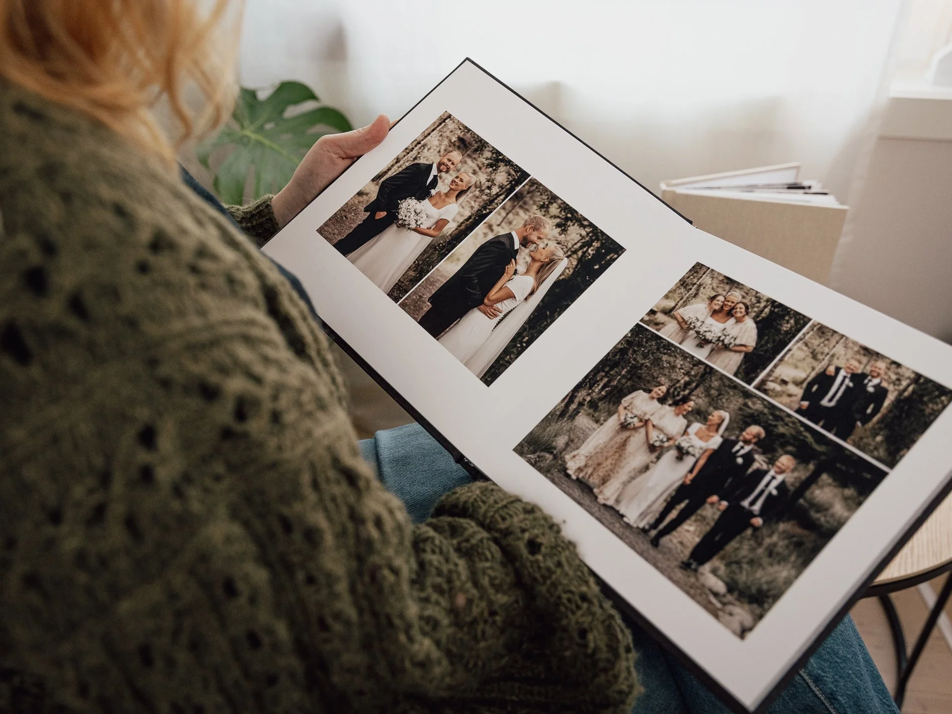 Bla i fotoalbum fra bryllupet i Egersund. Fotograf Sødahl