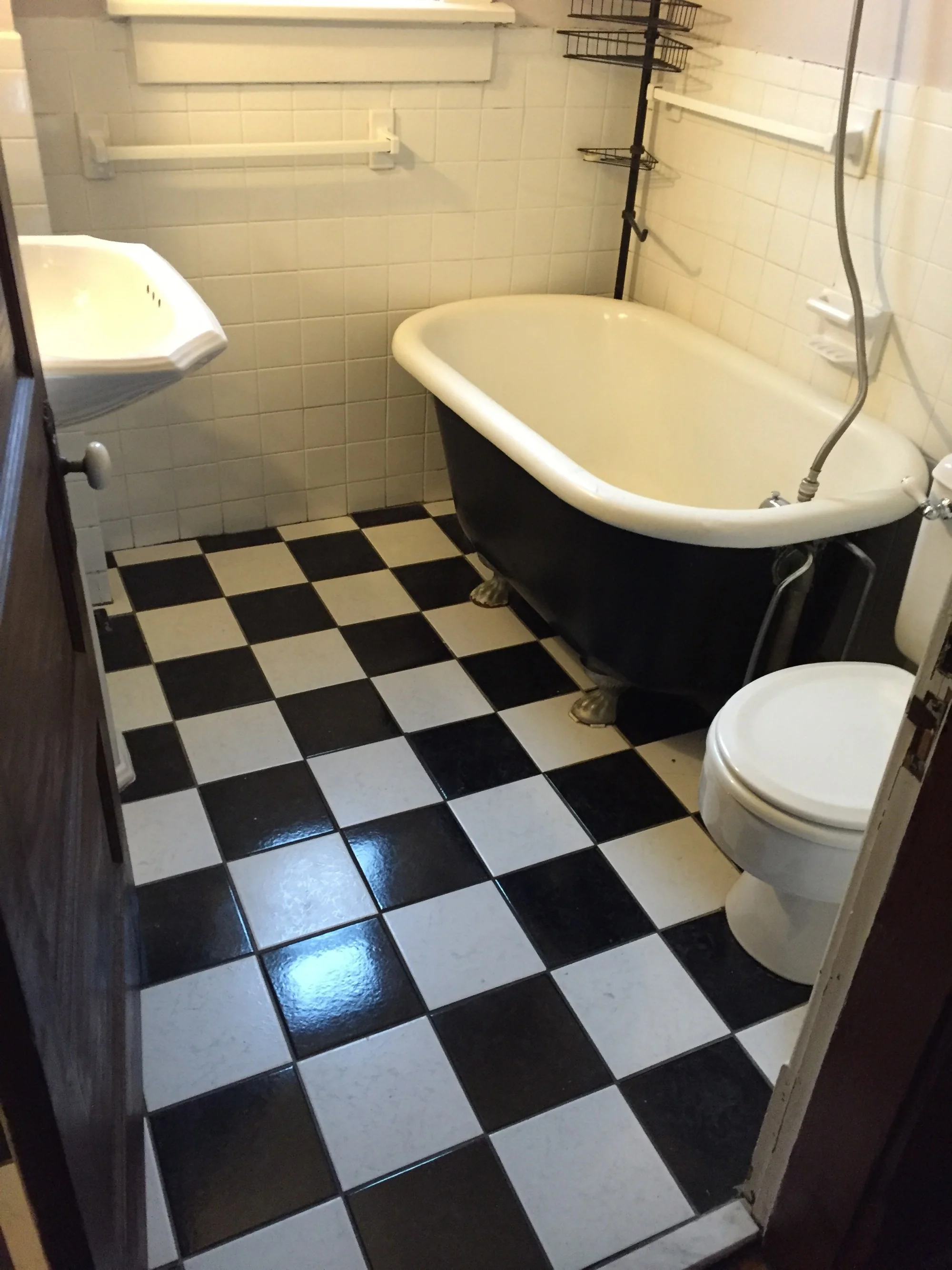 Black & White Bathroom - Before