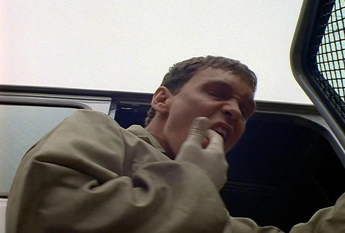 tooms-licks-fingers.jpg