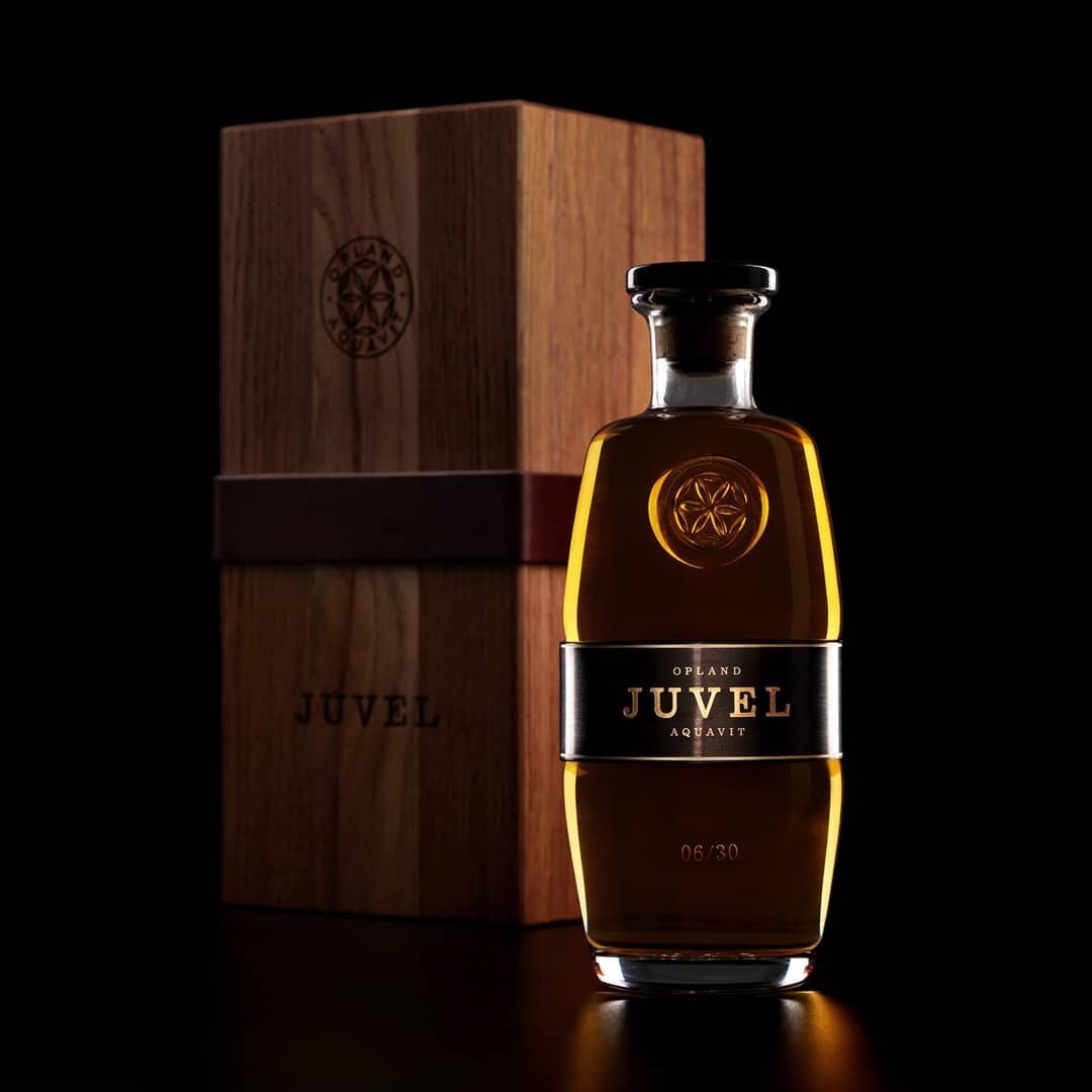Opland Juvel (Jewel) is made, aged, blended, designed, cut and mouth blown in Norway. Opland Juvel was launched in November 2020 after over 2 years in the making. The limited edition of 30 is priced at approximately 1400&euro; per carafe making Oplan