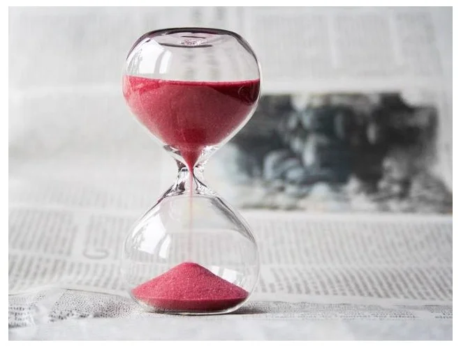 hourglass-917364_1920-636x480.jpg