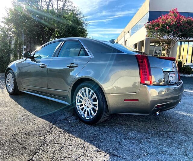 ✨2011 #cadillac came in for a Full Detail // Wash, Clay, Seal + Interior. Detailed by @toptobottom_detailing... We Can Get Your Vehicle Dialed In &amp; Looking NEW Again ✨
&bull;
BOOK APPOINTMENT:
951.775.7662
&bull;
FREE QUOTES:
toptobottomdetailing