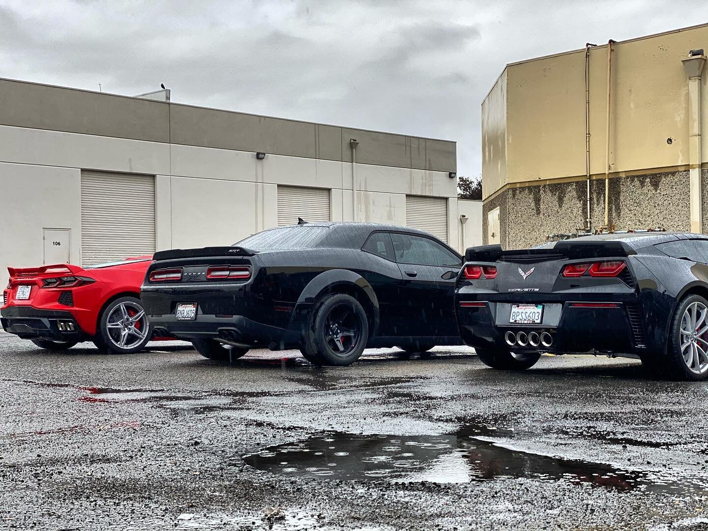 Rainy days don&rsquo;t stop us... todays line up! 

Get Your Paint Treated &amp; Protected by @toptobottom_detailing from Ceramic Coatings to Paint Protection Films... We Can Get Your Vehicle Dialed In &amp; Looking NEW Again ✨
&bull;
BOOK APPOINTMEN