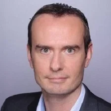 Leets, Juan Luis Serrano.jpg