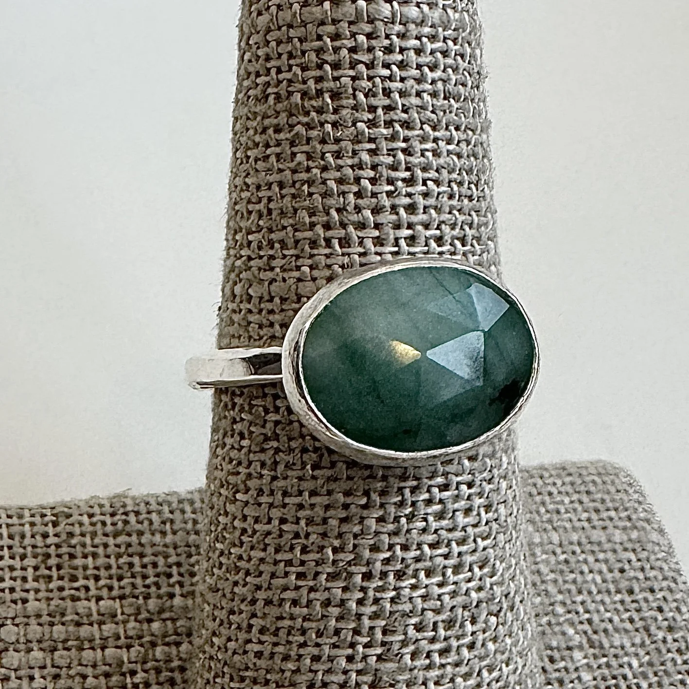emerald oval ring