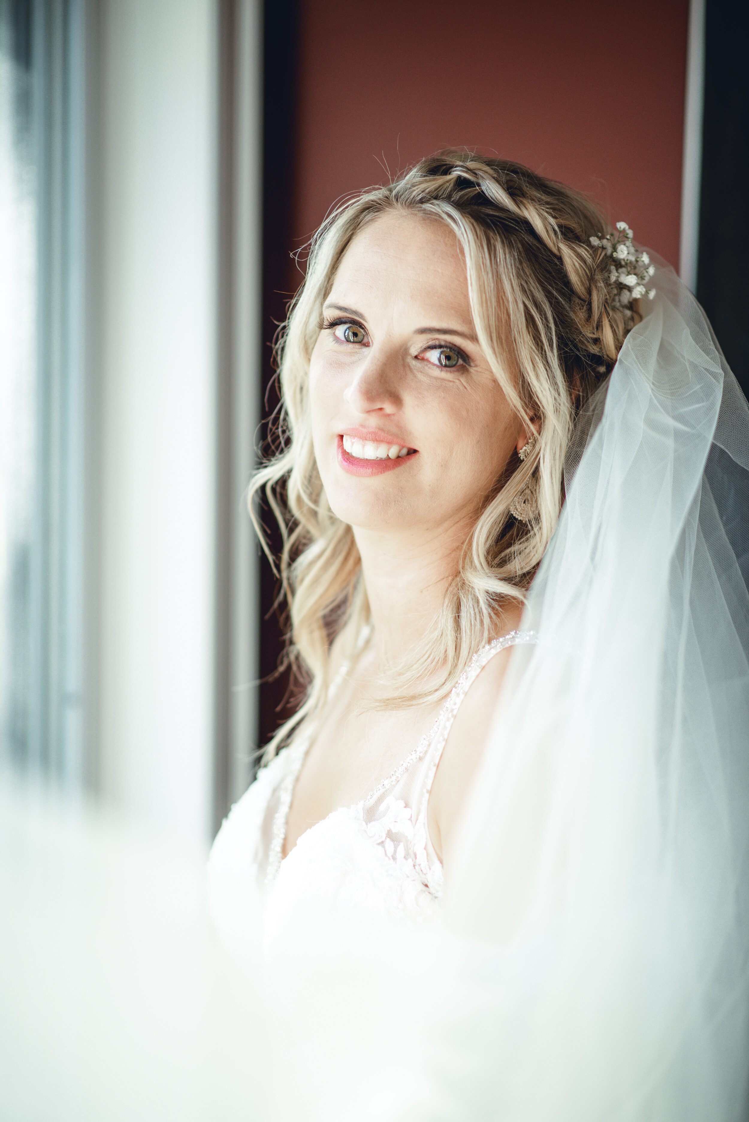 Ali is ready for her wedding - eTangPhotography.com