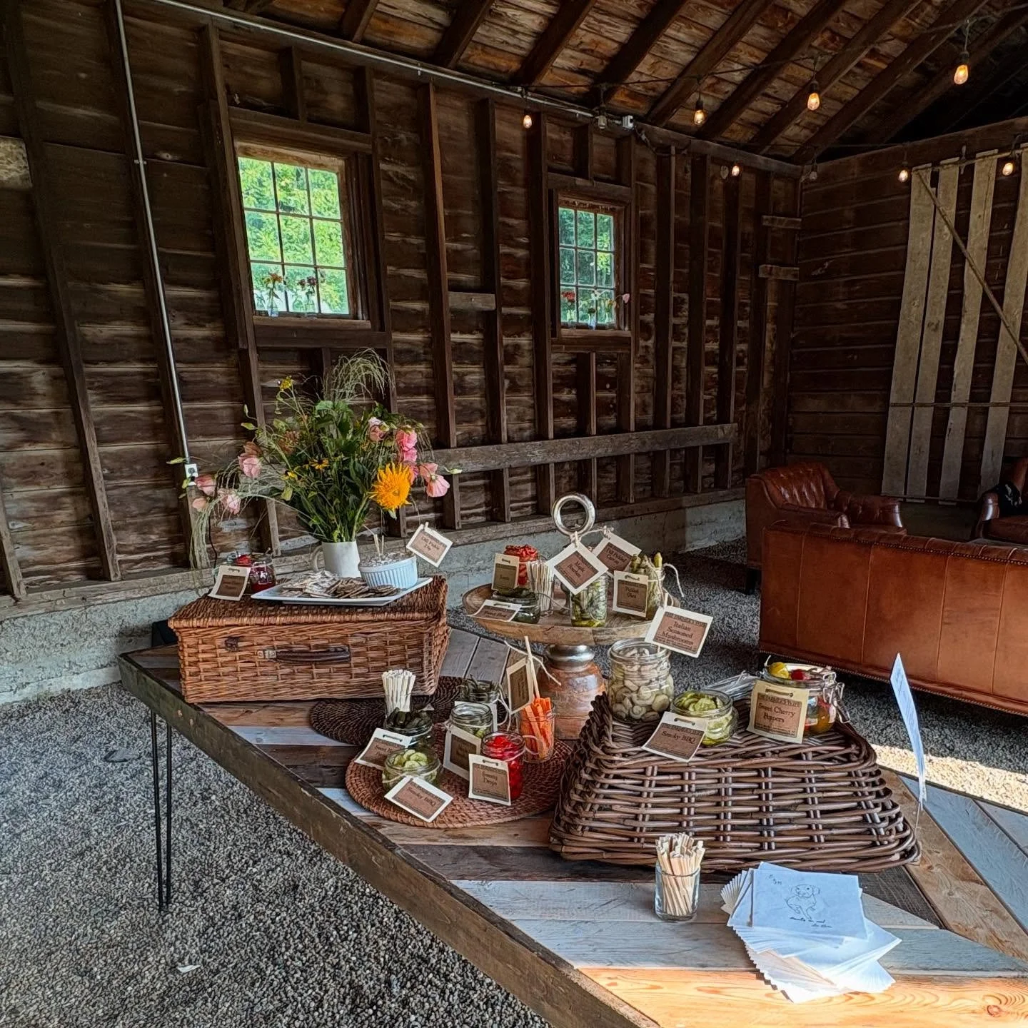 One of our favorite couples, at one of our favorite venues, showcasing one of our favorite foods: PICKLES!!

Big LOVE to Emma and Matt and their desire for a pickle station; I can&rsquo;t think of a cooler Cocktail Hour ever!

Happy wedding season, e