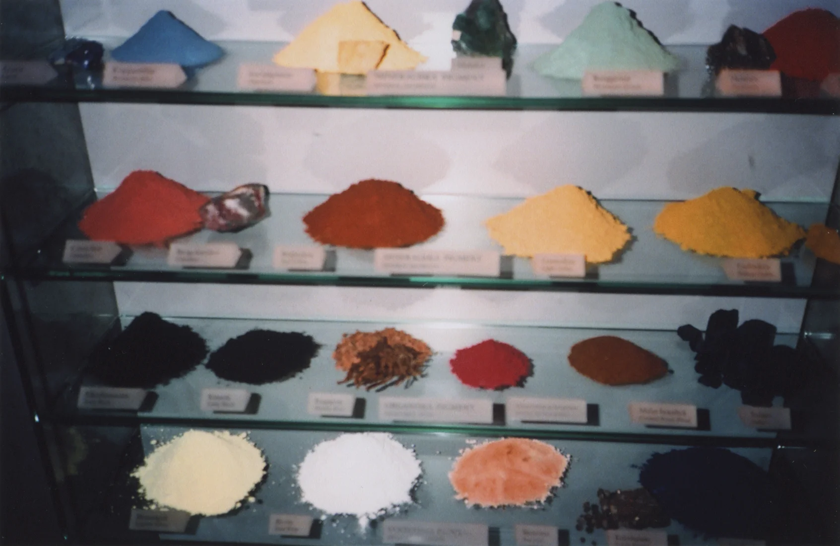 Disposable 10A (Pigments), 2018, C-print.