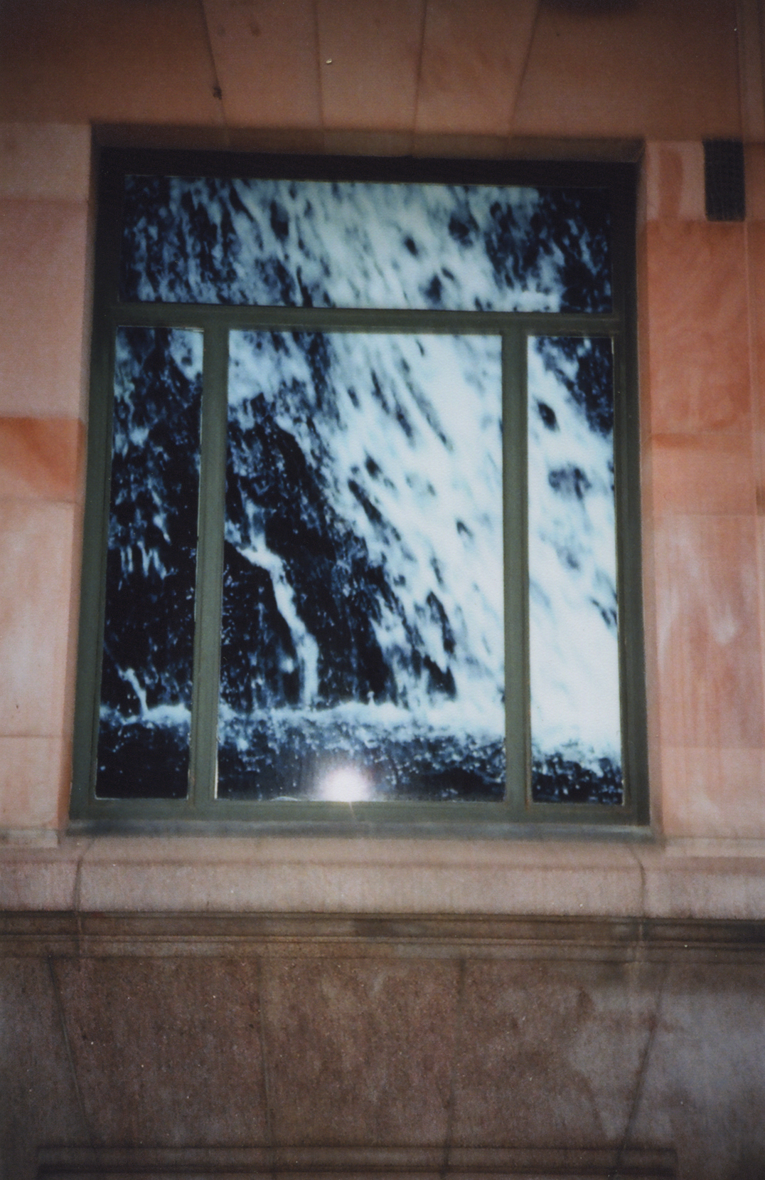  Disposable 16A (Window), 2018, C-print. 