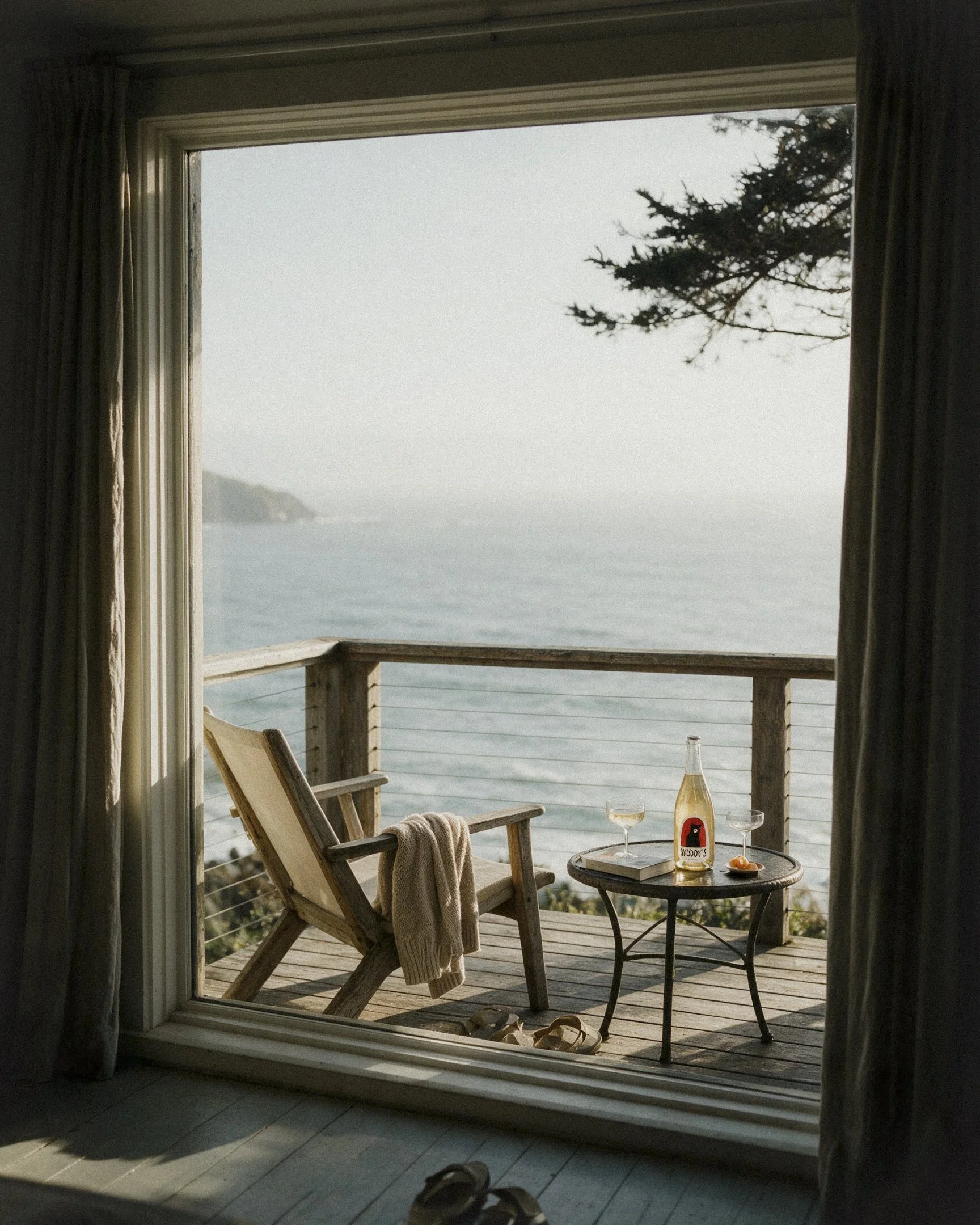 Woody's - Blanc Balcony Cap.jpg