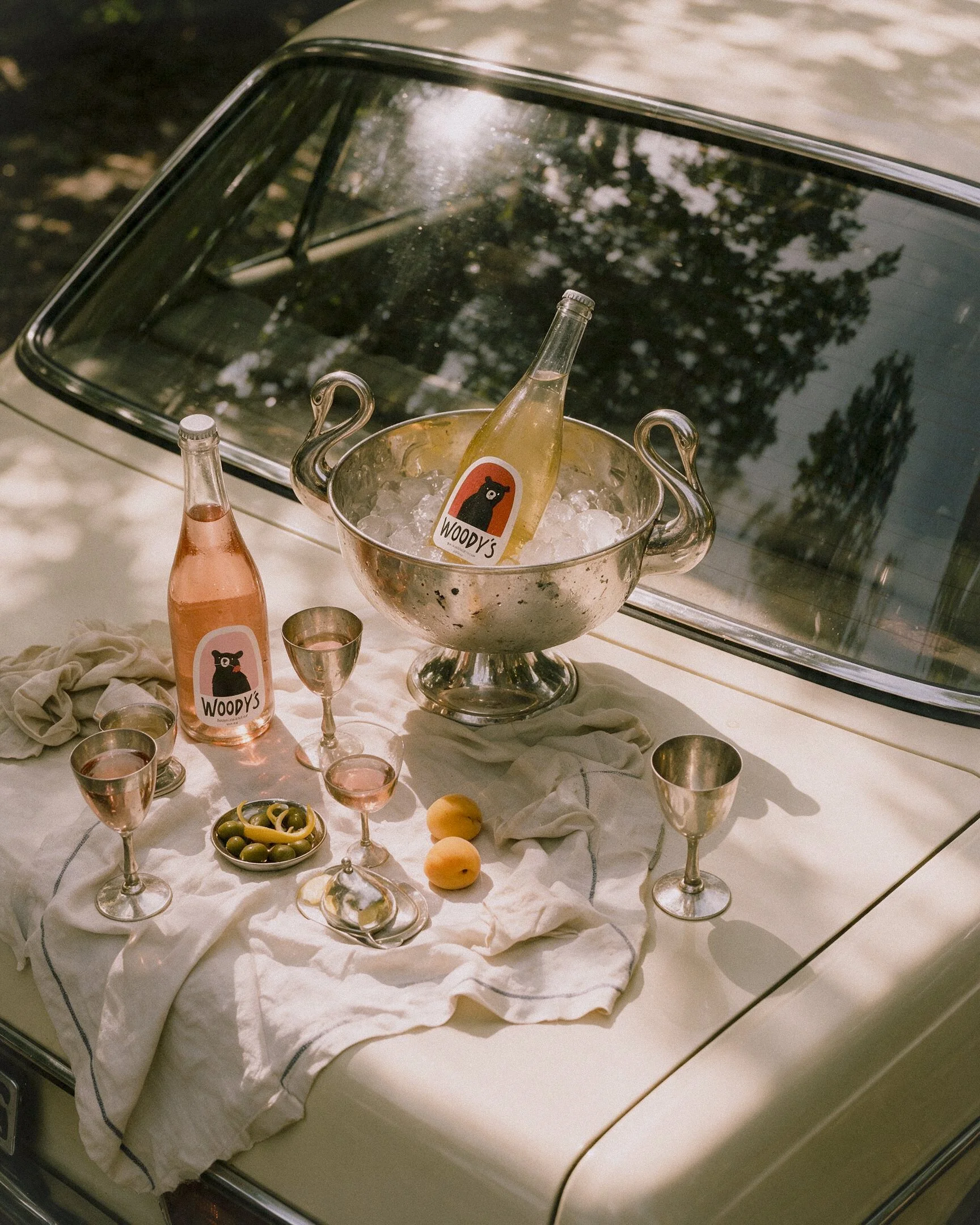 Woody's - Blanc & Sparkling Tailgate.jpg