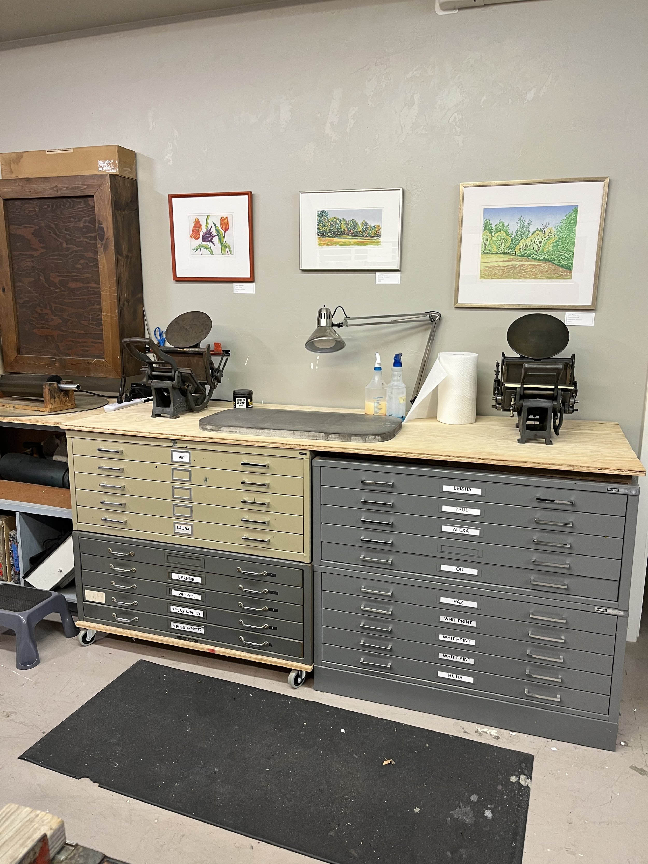 Tabletop platen presses, flat files