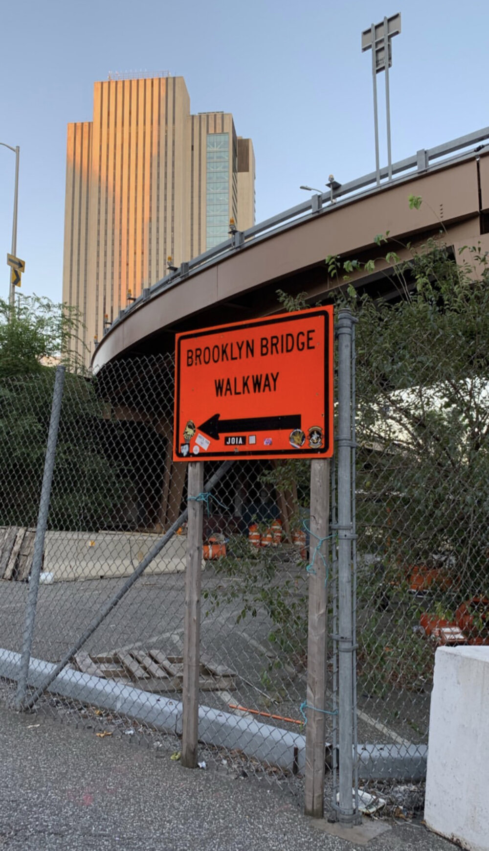 bresheppard.com : NYFW 2019 Walking to Brooklyn Bridge.jpg