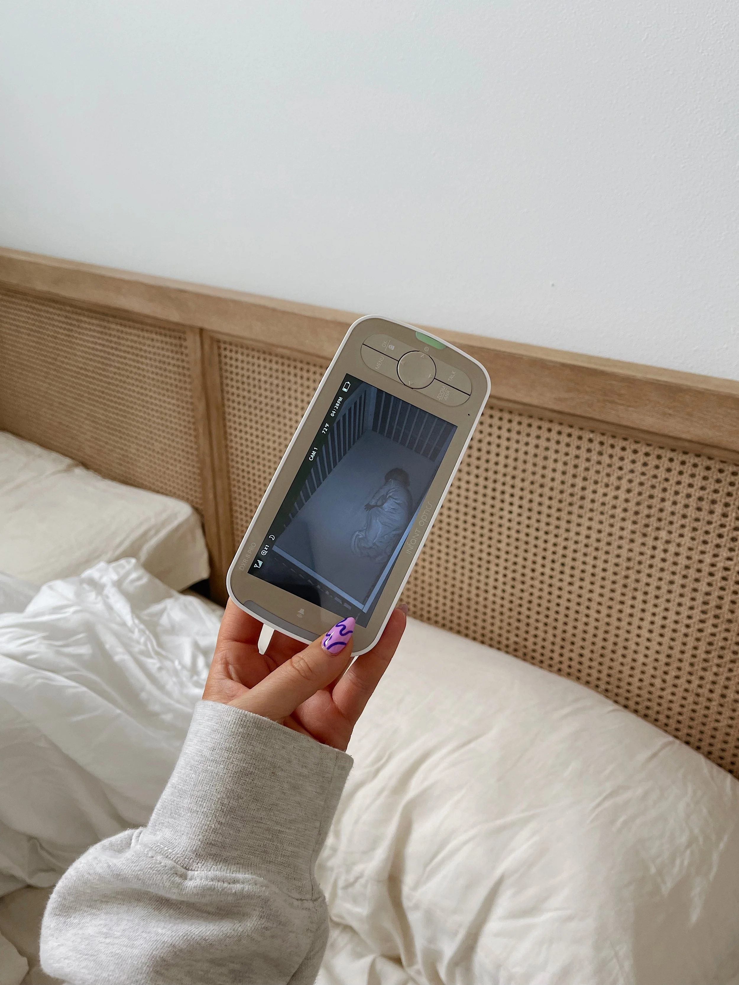 Comparing Two Baby Monitors - Pros &amp; Cons