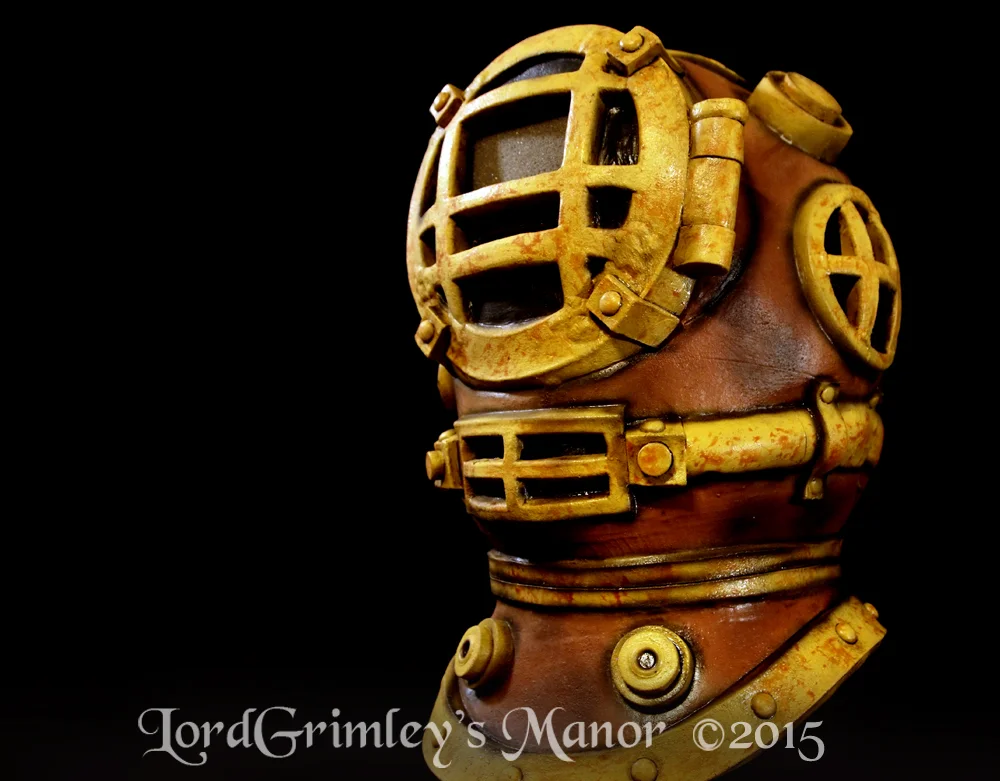 Ghoulish_DivingSuit_02.jpg