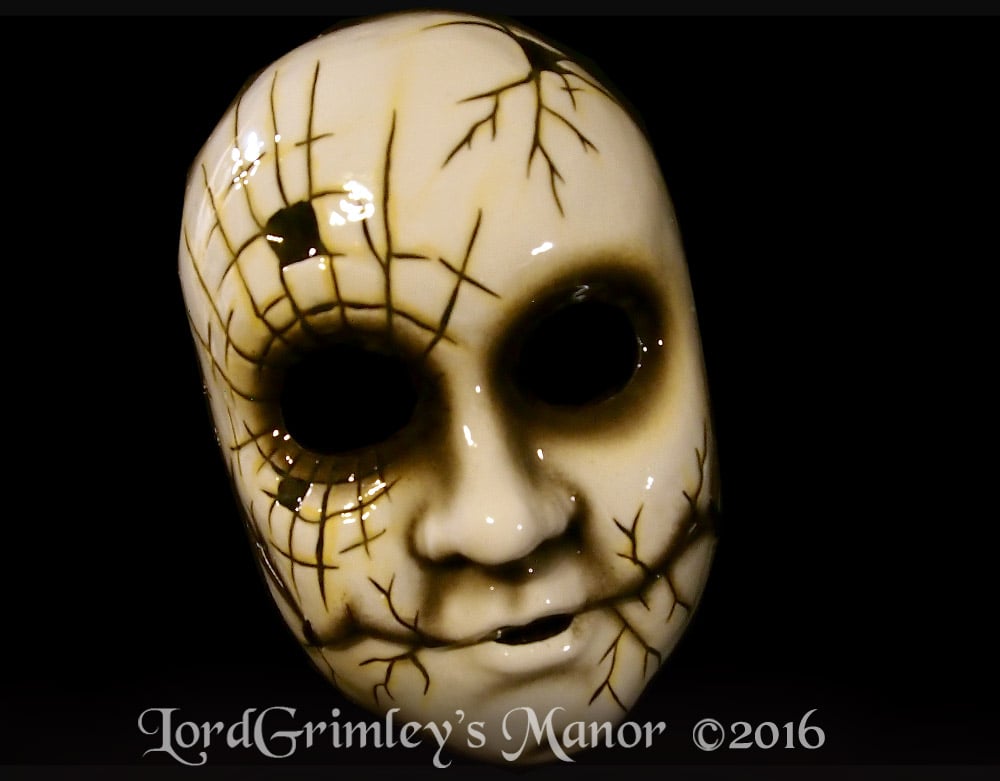 MadMonster_FragileFace_04.jpg