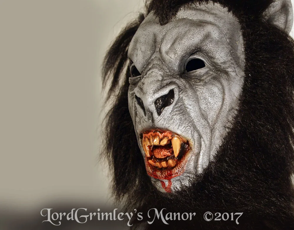 Ghoulish_BramStokerWolf_03.jpg