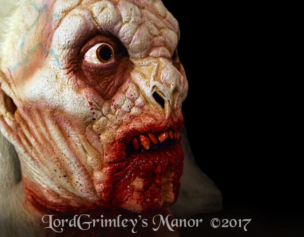 Ghoulish_BramStokerDraculaDead_02.jpg