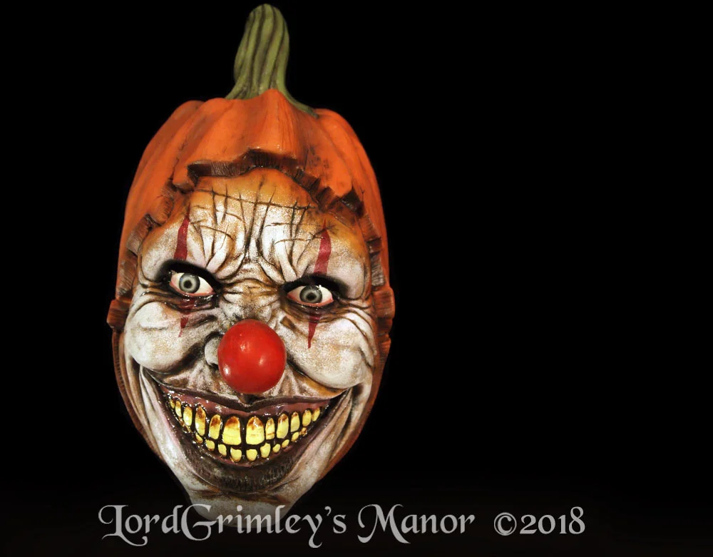 Ghoulish_CarvingClown_01.jpg