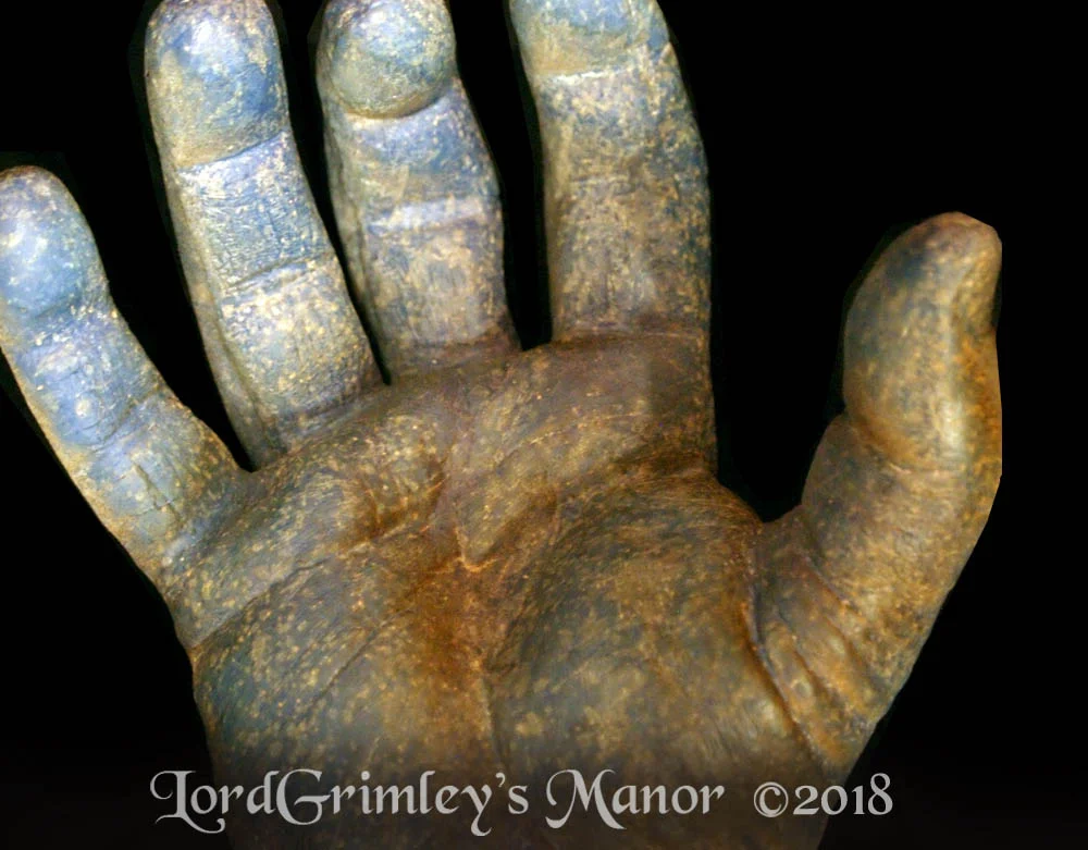 CreepyTwist_FrozenHand_02.jpg