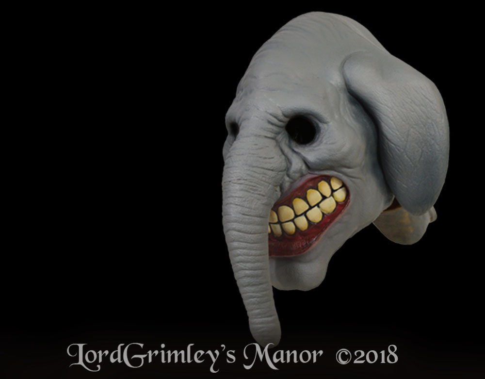 Trick_AmericanHorror_FlipFlop_03.jpg