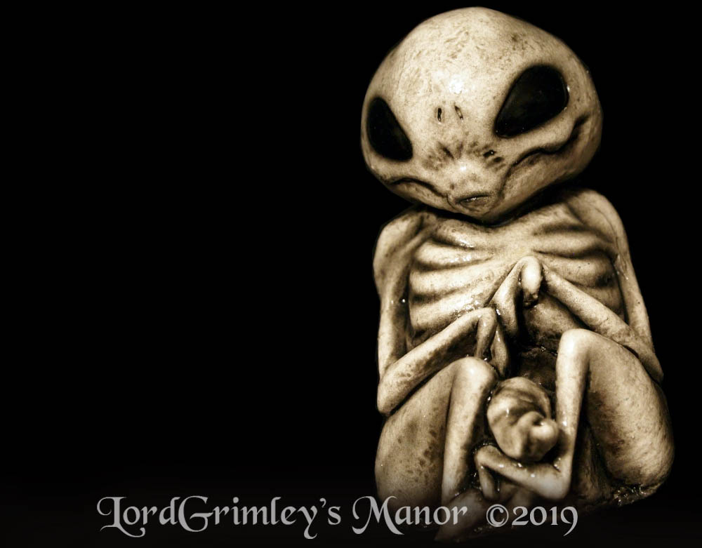 LordGrimley_WhiteAlien_04.jpg