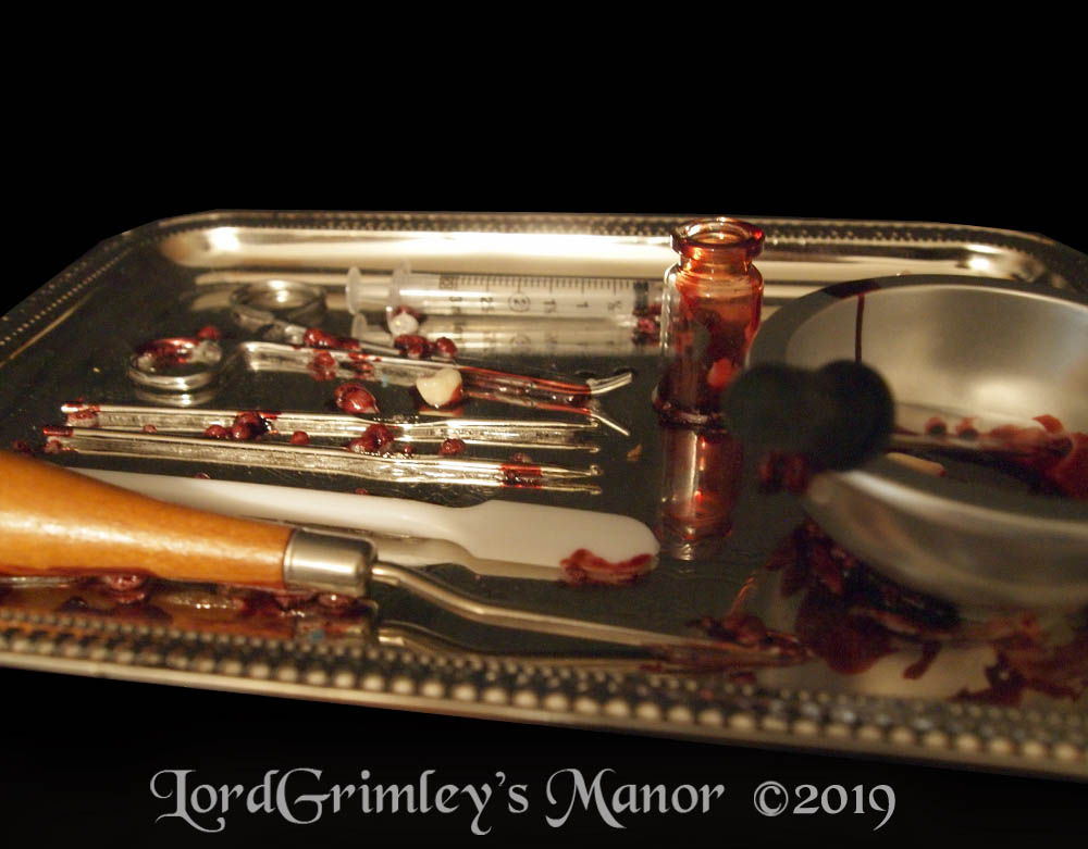 CreepyCreator_MedicalTray_Wood_02.jpg